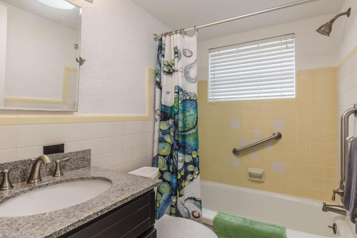 Treasure Island Retreat Steps To Holiday home St. Pete Beach