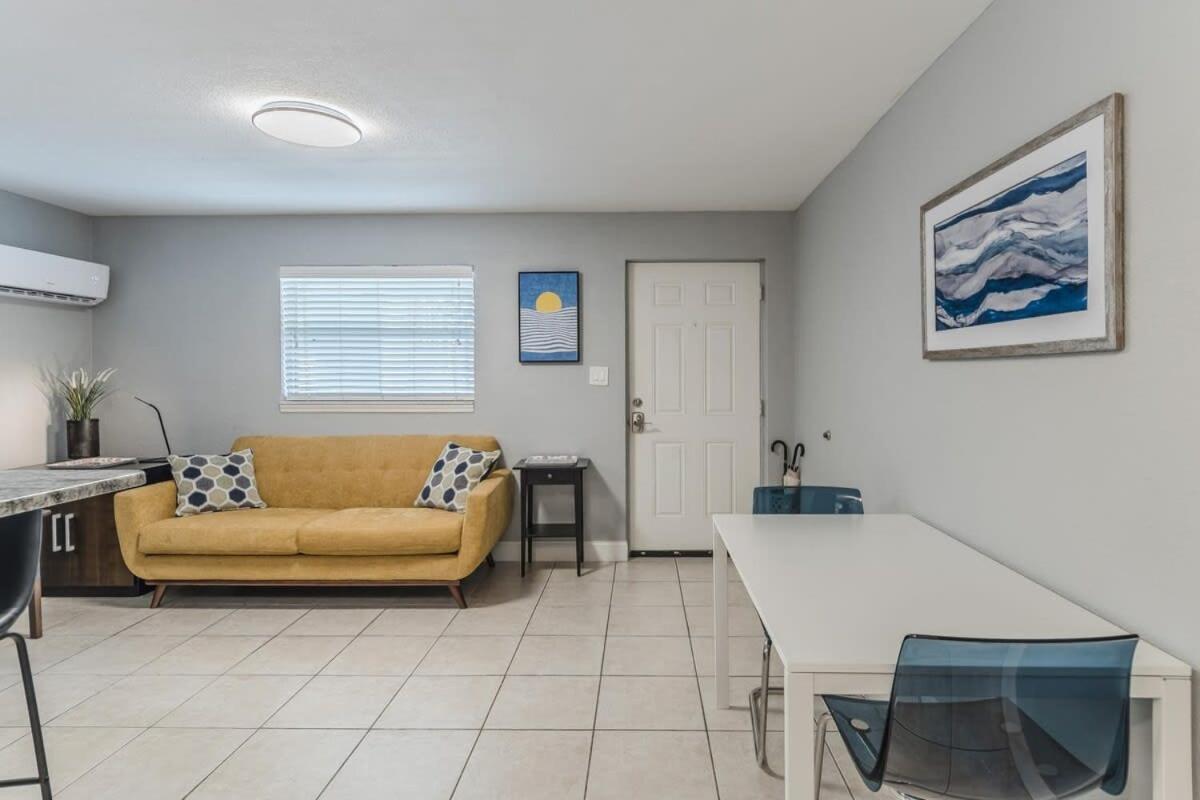 Treasure Island Retreat Steps To Holiday home *